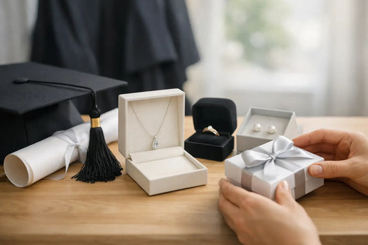 How to Choose Gift Jewelry for Graduation
