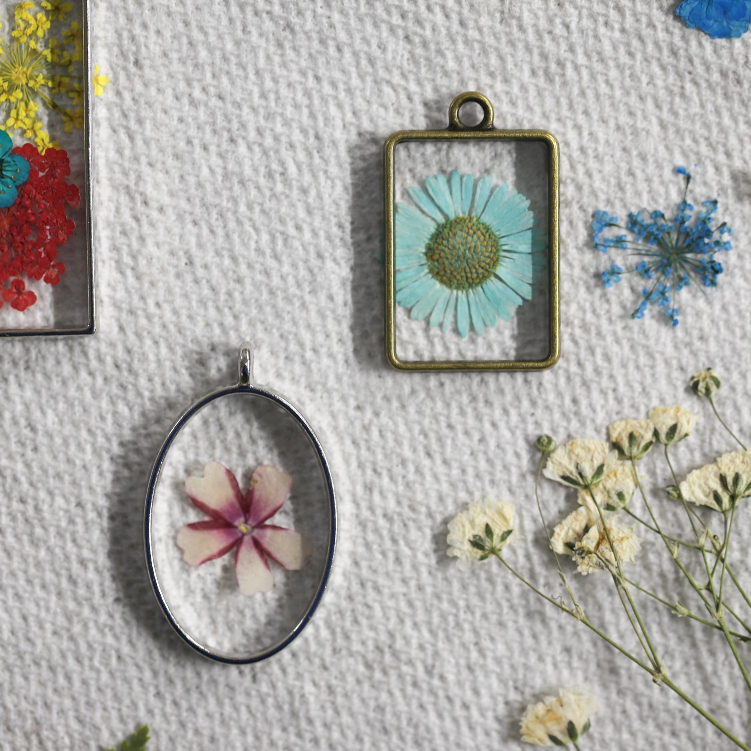 Resin Jewelry Workshops