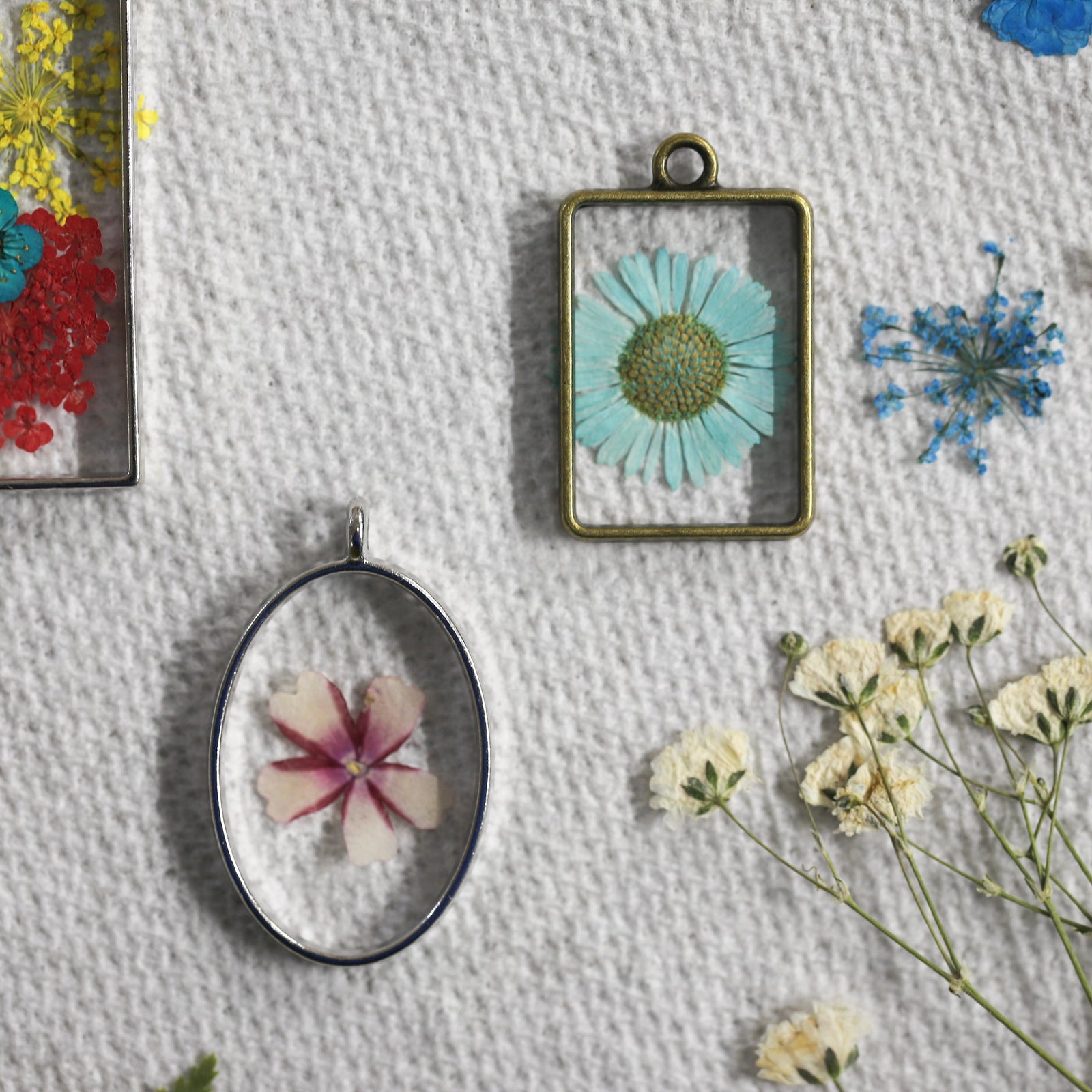 Resin Jewelry Workshops