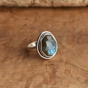 Chunky Boho Ring - Labradorite Ring - .925 Sterling Silver Ring - Silversmith Ring