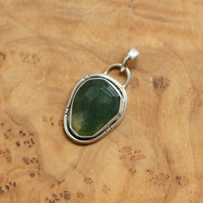Rustic Sterling Silver Moss Agate Pendant – Rose Cut Stone
