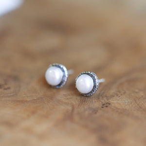 Freshwater Pearl Posts - Hammered Posts - .925 Sterling Silver - Mabe Pearl Earrings