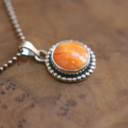 Sterling Silver Spiny Oyster Pendant – Chili Red Sun Drop Necklace
