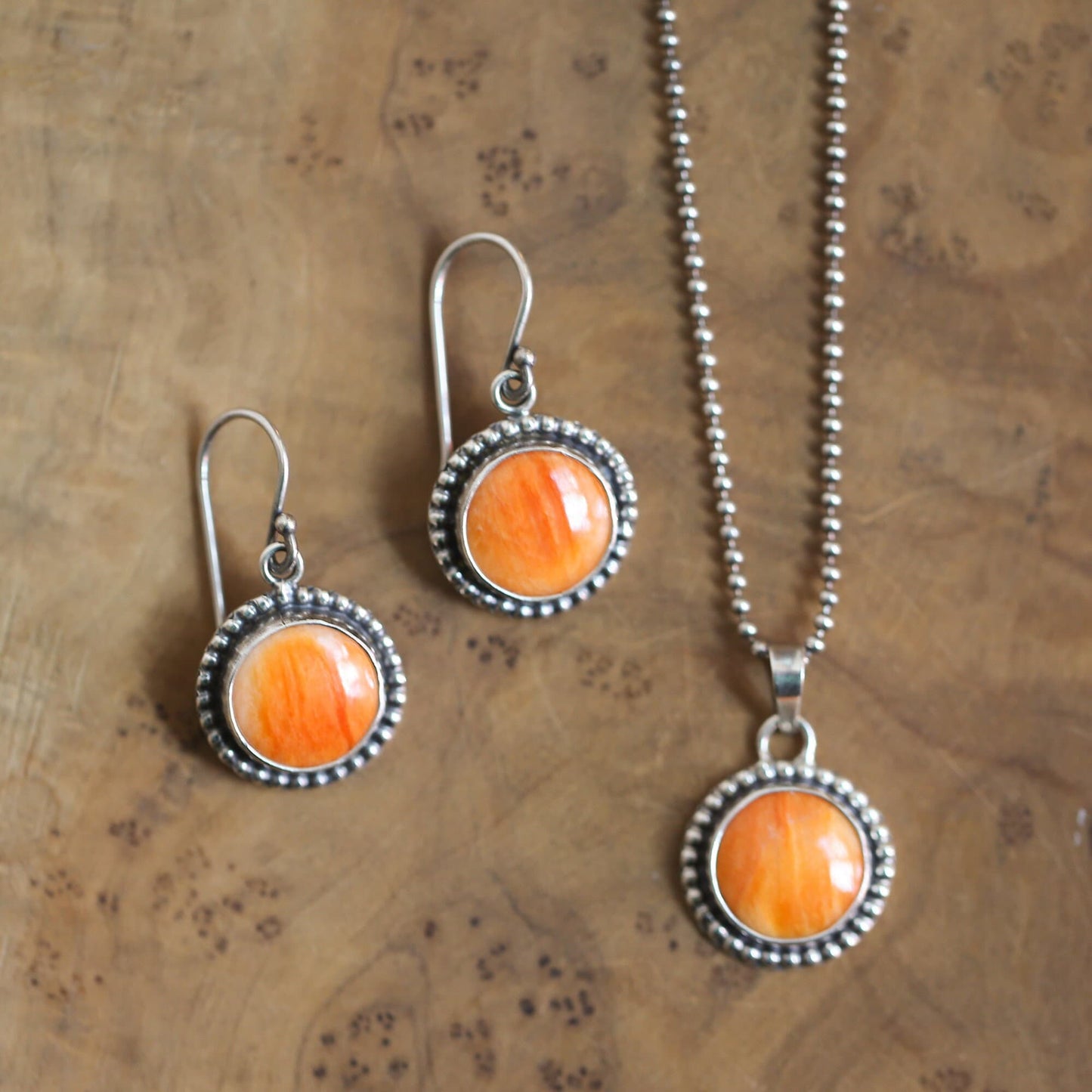 Sterling Silver Spiny Oyster Pendant – Chili Red Sun Drop Necklace