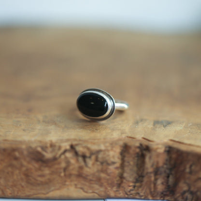 East West Oval Black Onyx Ring – Silversmith .925 Sterling Silver