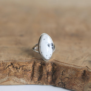 Ready to Ship - White Buffalo Ring Size 7.5 - Sterling Silver - Silversmith Ring - OOAK