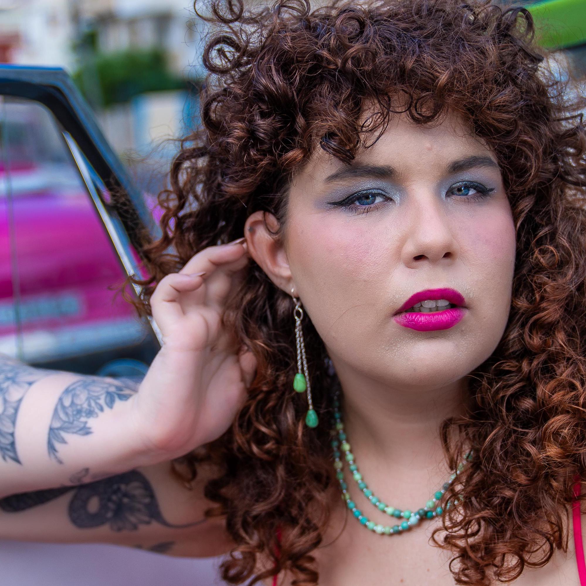 Chrysoprase Earrings - Chain Drops with Chrysoprase - .925 Sterling Silver - Silversmith