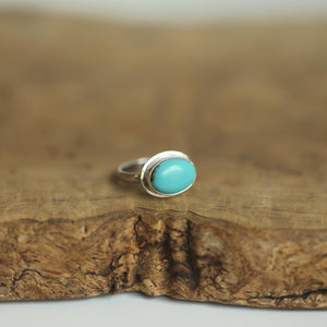Kingman Turquoise Sterling Silver Ring – East West Oval Design