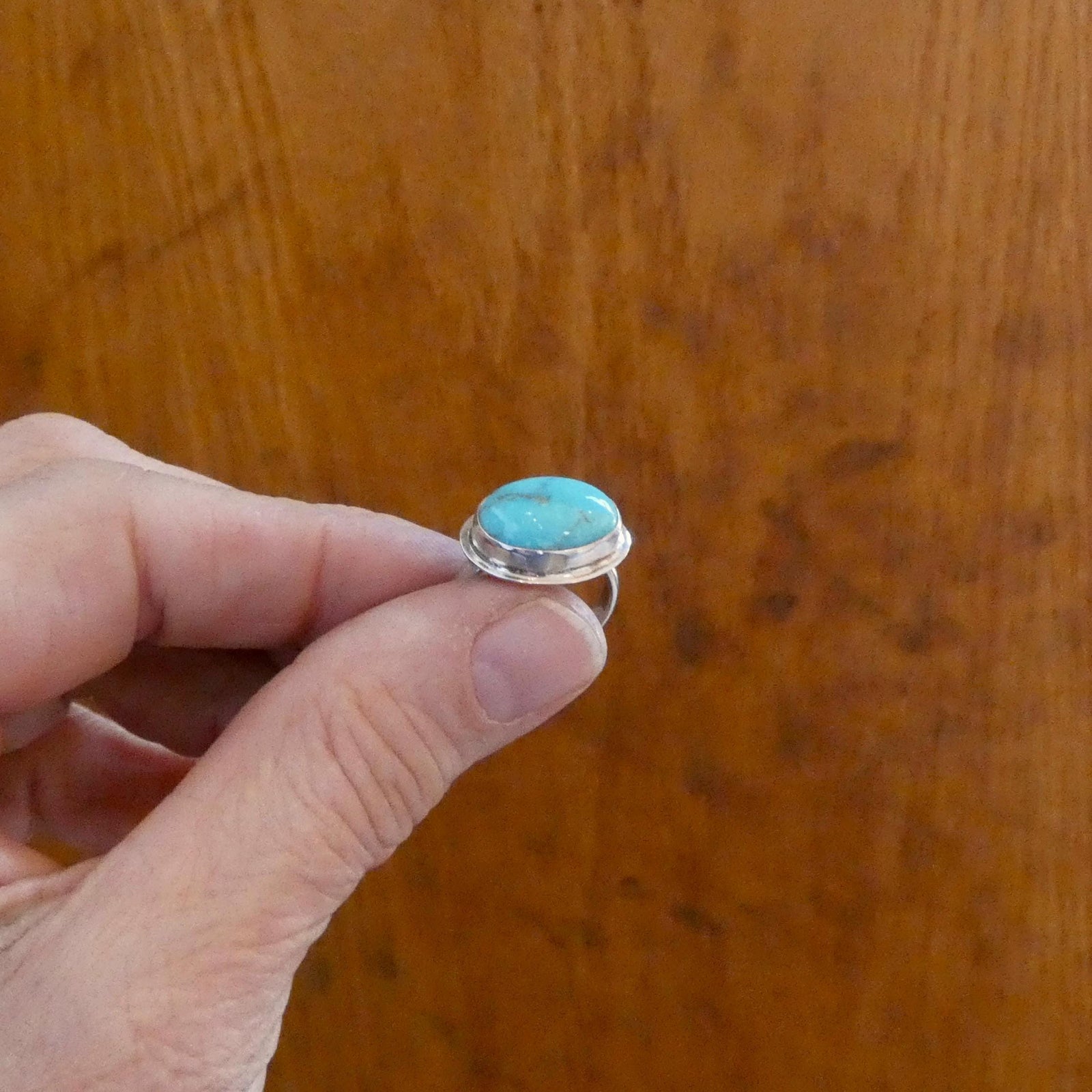 Stunning Kingman Turquoise AAA - Ring Size 5 1/2 - East-West Oval - Sterling Silver