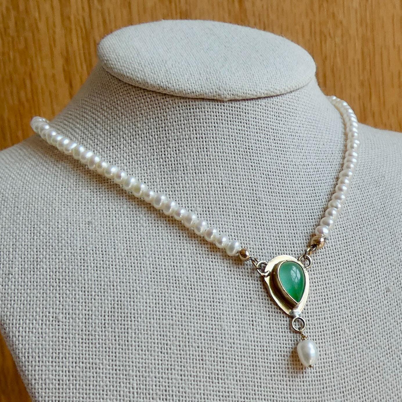 Jade Necklace in 14 KT Gold - Pearl necklace