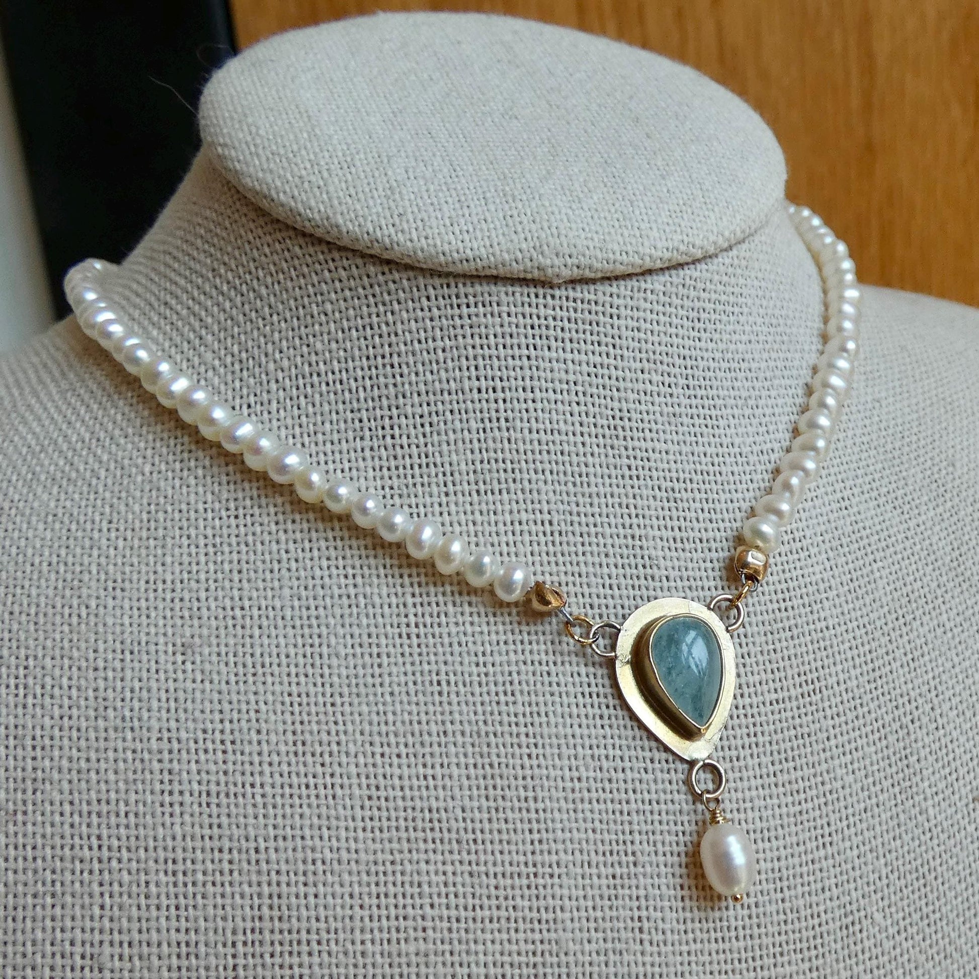 Aquamarine Necklace in 14 KT Gold - Pearl necklace