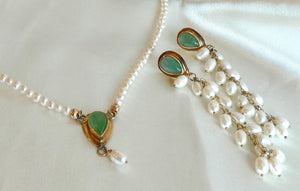 Jade Necklace in 14 KT Gold - Pearl necklace