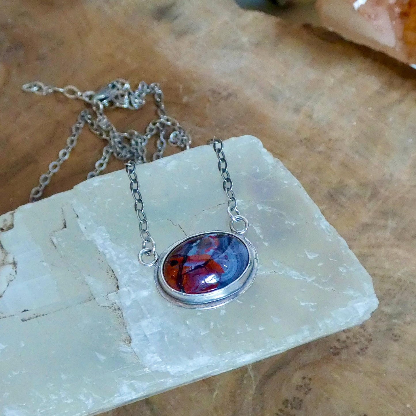 Laguna Lace Agate East-West Pendant – Sterling Silver