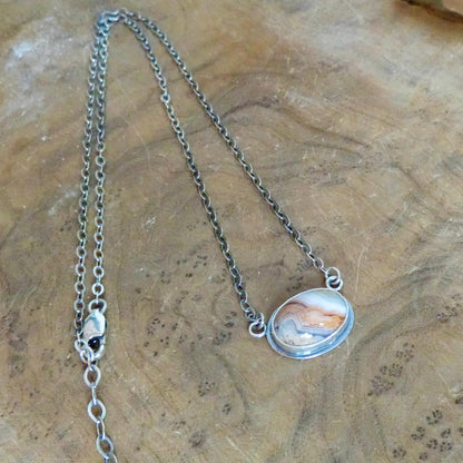 Laguna Lace Agate East-West Pendant – Sterling Silver
