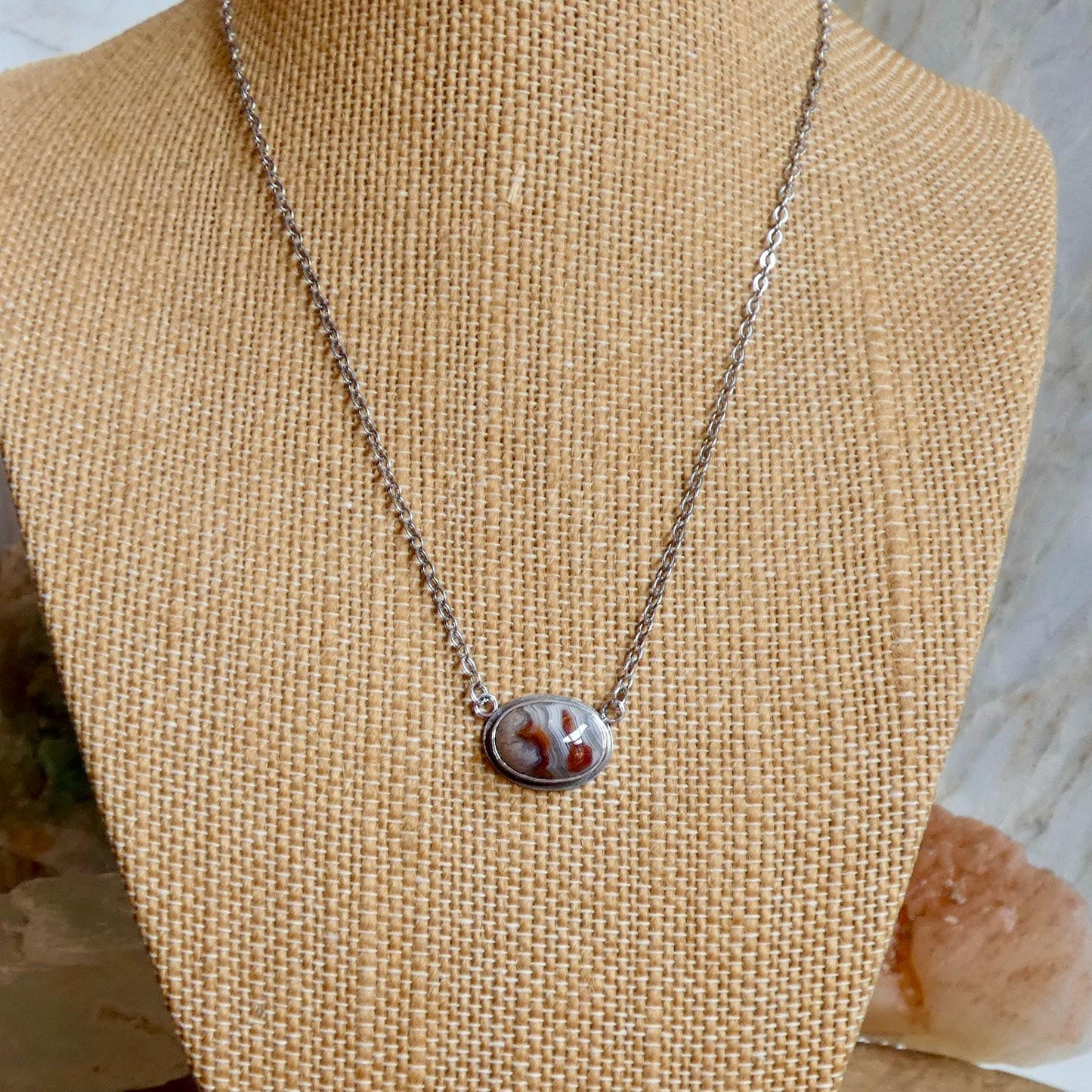 Laguna Lace Agate East-West Pendant – Sterling Silver
