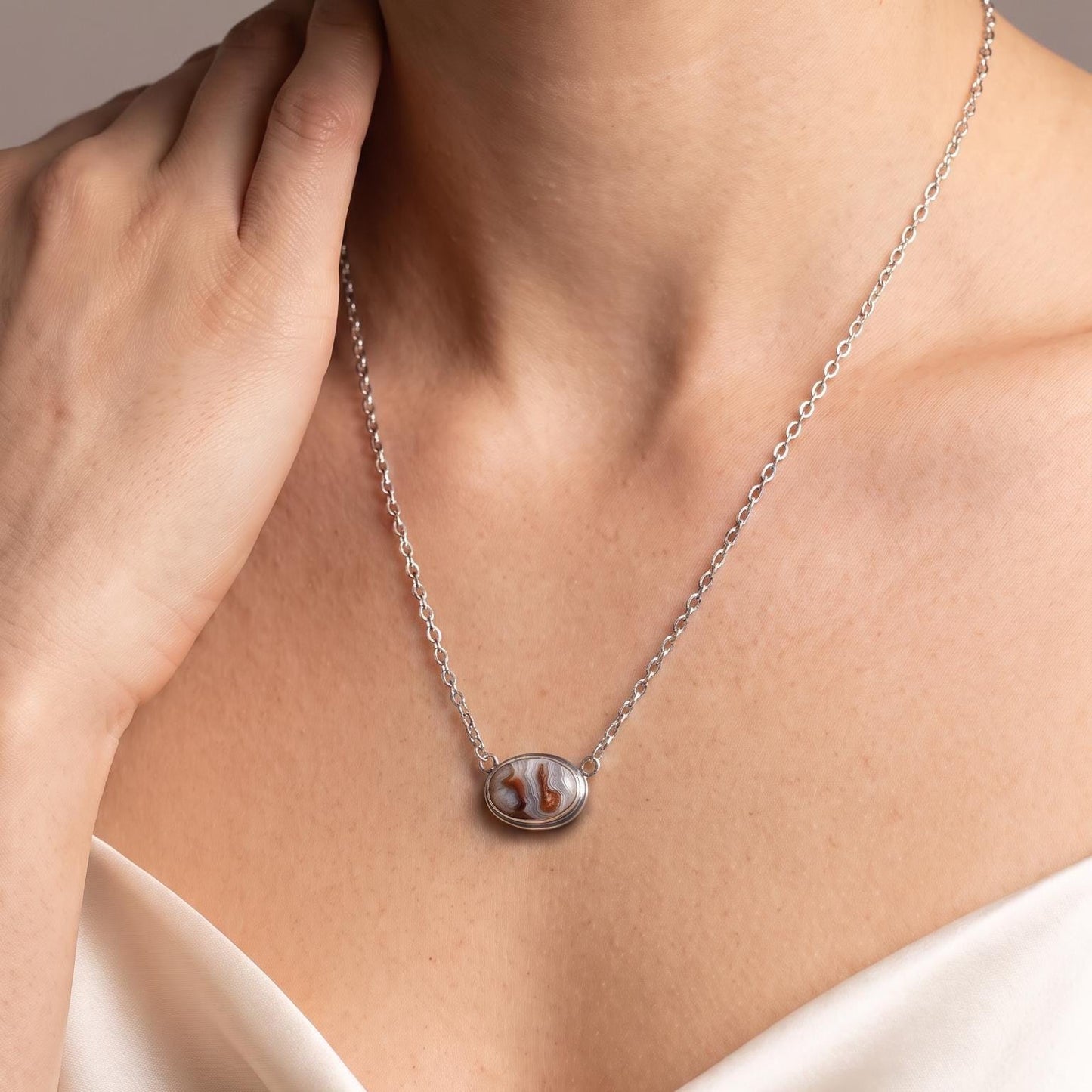 Laguna Lace Agate East-West Pendant – Sterling Silver