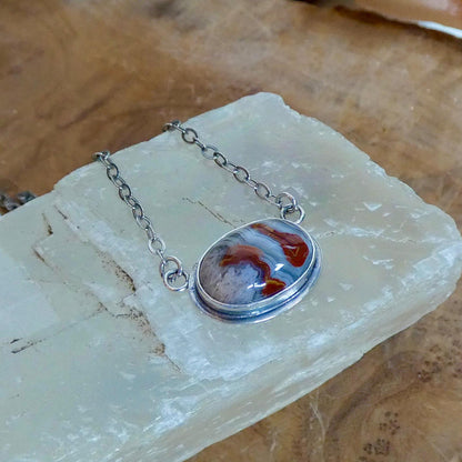 Laguna Lace Agate East-West Pendant – Sterling Silver