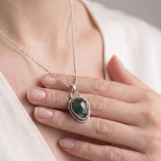 Rustic Sterling Silver Moss Agate Pendant – Rose Cut Stone