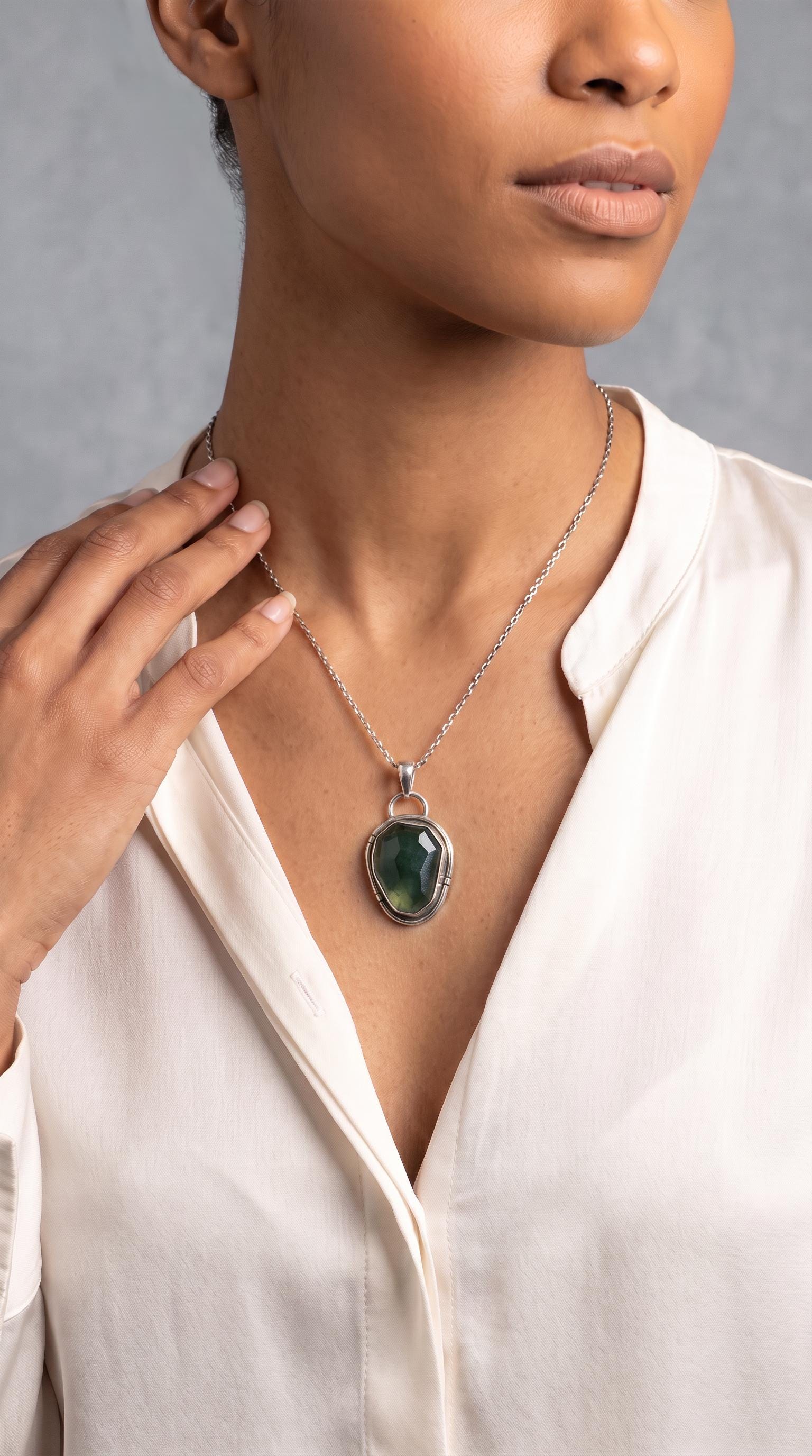 Rustic Sterling Silver Moss Agate Pendant – Rose Cut Stone
