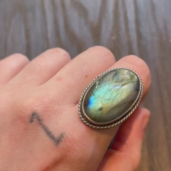 Big Boho Ring in Labradorite - .925 Sterling Silver Ring - Silversmith Ring - Big Labradorite Ring