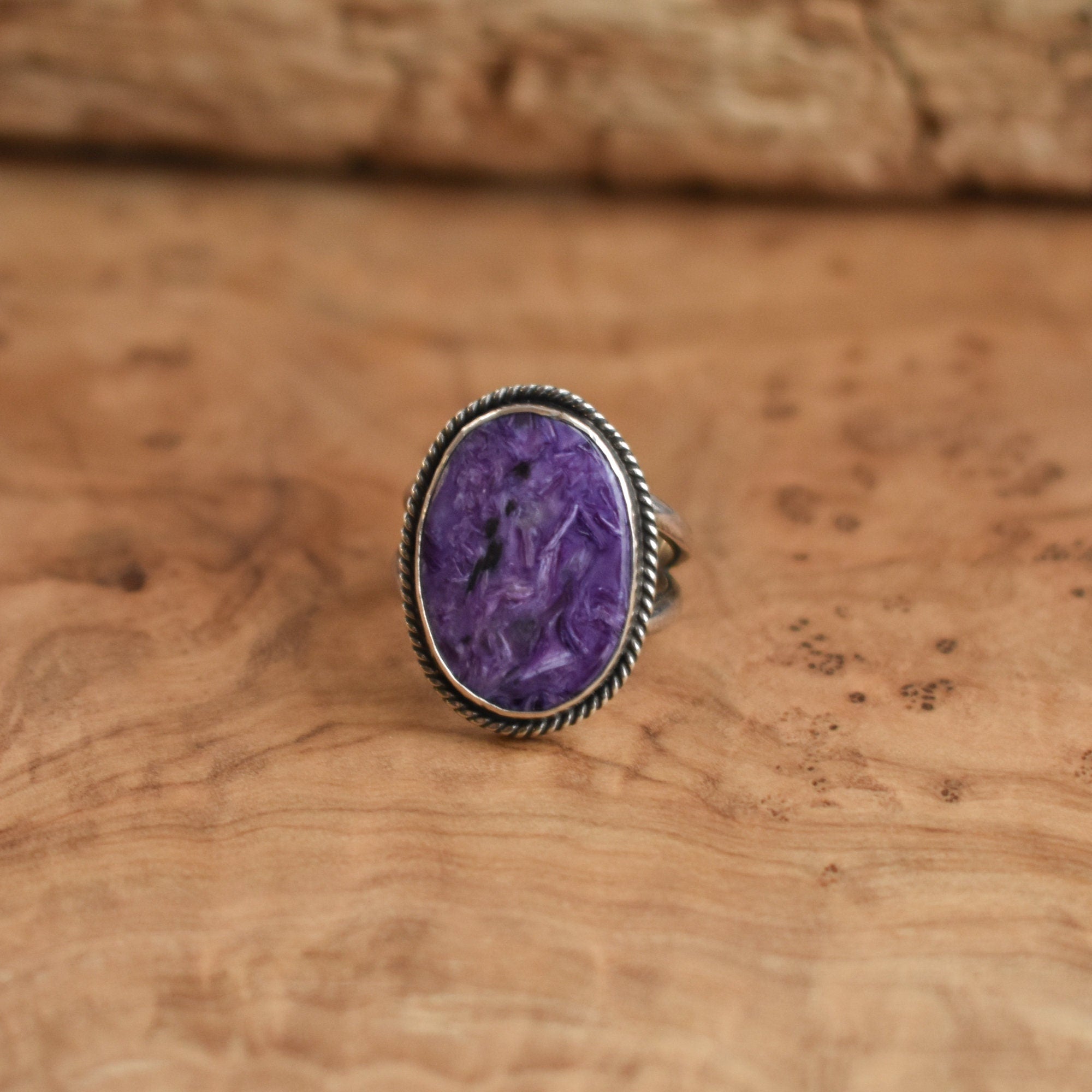 Amethyst and diamond ring in white gold | KLENOTA